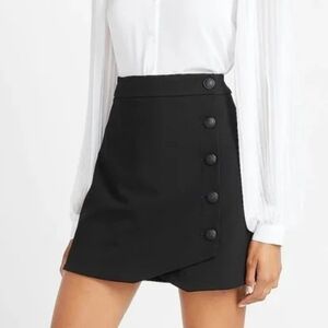 NWT Express Black Button Side Mini Skirt Size 4